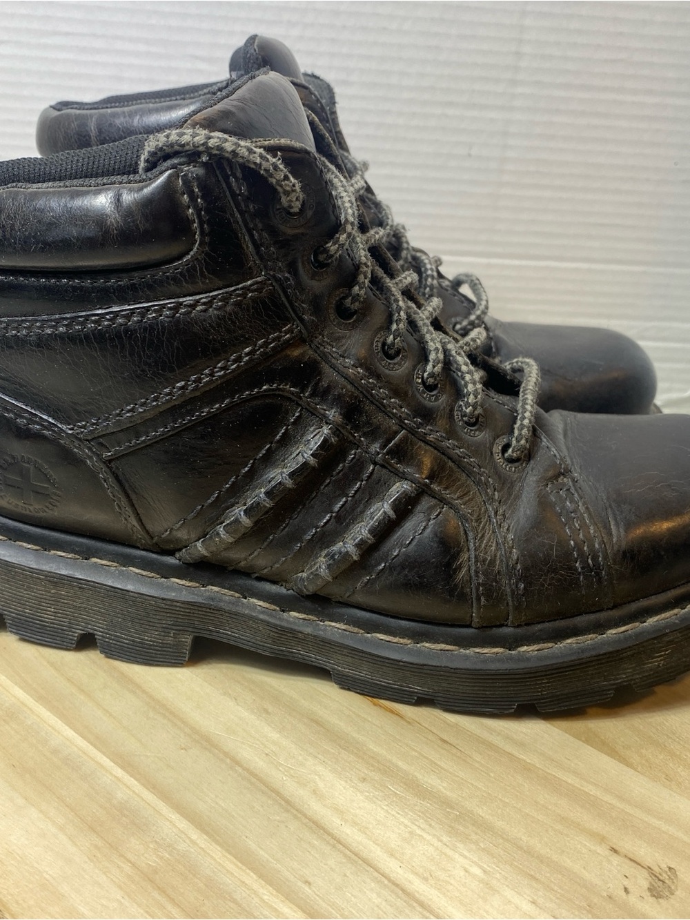Dr. Martens Black Leather Boots Jonas Laces AW004 Men’s Size 8 Y2K Faded